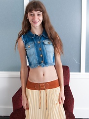 Young WIllow shows off hairy pits and hairy pussy