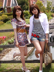 Hotties Rimu Endo and Ueno Misaki showing off